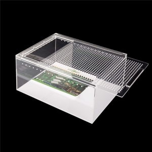 Transparent acrylic reptile display cases 